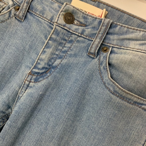 Just USA Light Blue Faded Skinny Jeans - Picture 2 of 10